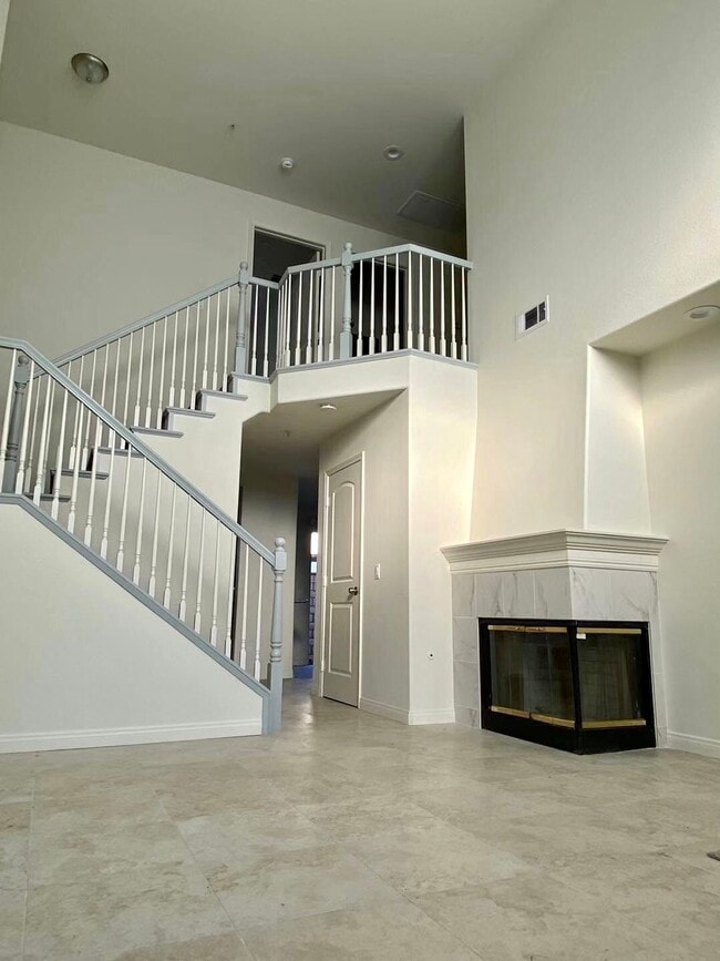 809 W Duarte Rd Unit C, Monrovia, CA 91016