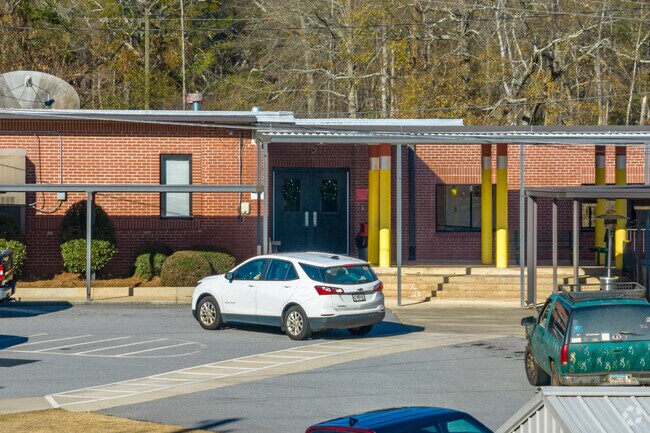 Centralhatchee Elementary School has a student to teacher ratio of 13 to 1.
