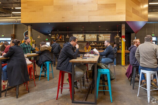 Beer enthusiast in Hoes Heights can sample tasty pints at Union Craft Brewing.