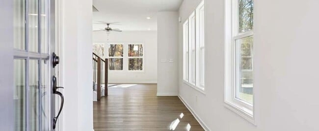 1240 Magellan Dr, Buford, GA 30518 - photo 3