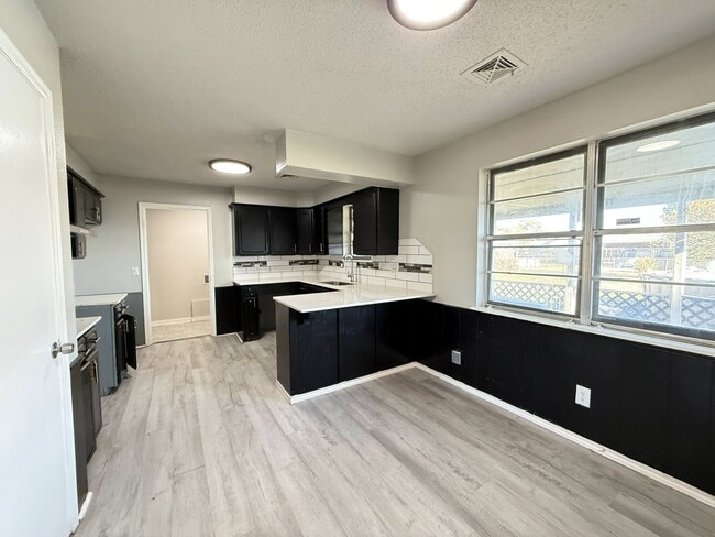 4320 Suntane Cir, Oklahoma City, OK 73115 - photo 3