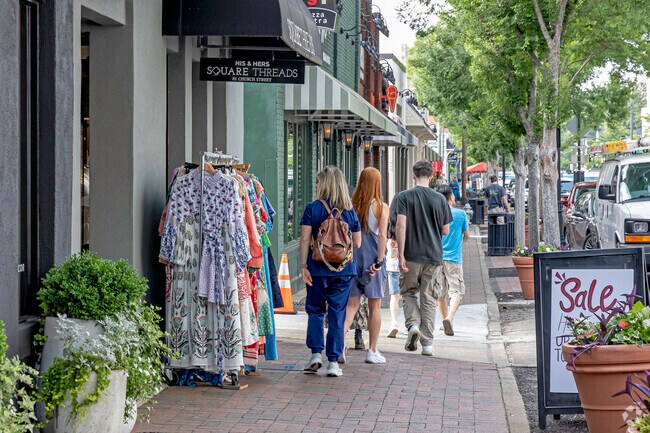The Northwestern Marietta community has access to many different restaurants and local shops.