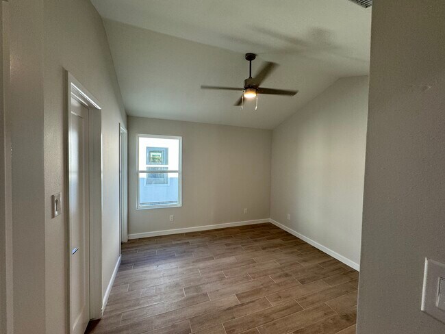 1408 E Iris Ave unit 1, McAllen, TX 78501 - photo 6
