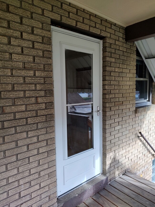 537 Sewickley St Unit 2 Rear, Greensburg, PA 15601