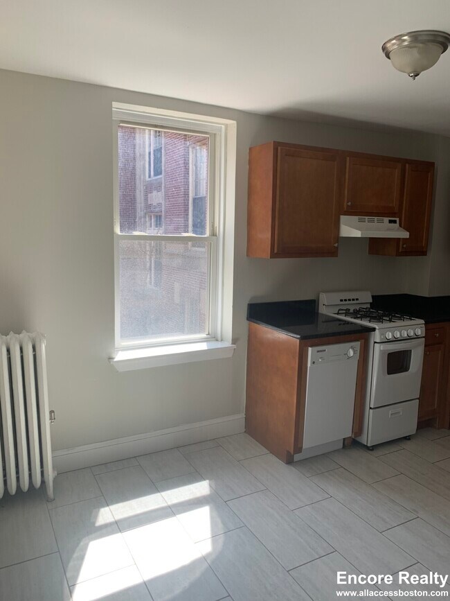 70 Joy St unit 22, Boston, MA 02114 - photo 7