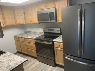 9029 Gary Cir, Omaha, NE 68138
