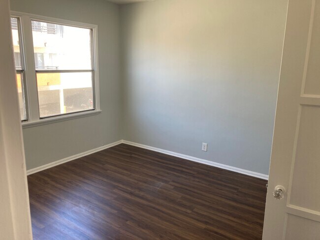 522 N Normandie Ave, Los Angeles, CA 90004 - photo 5