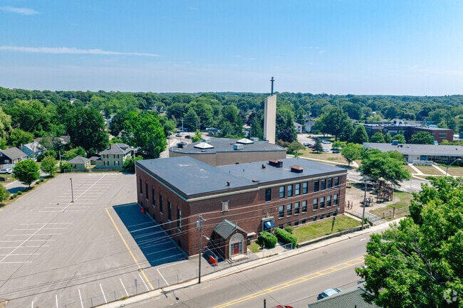 Holy Cross School provides a well-rounded education and promotes academic excellence.