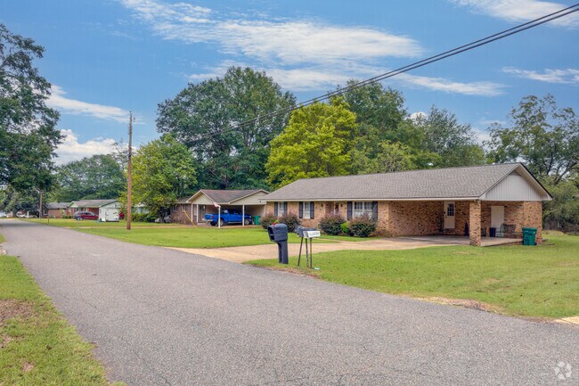 Brick homes are sprinkled throughout the Cottondale neighborhood.
