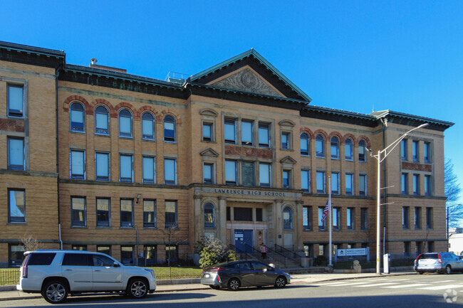 Oliver Middle School in Lawrence has an overall grade of C- on Niche.