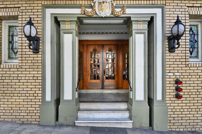 2299 Sacramento St, San Francisco, CA 94115 - photo 4