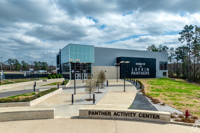 Home of the Lufkin Panthers, Lufkin High School takes pride in its traditions.