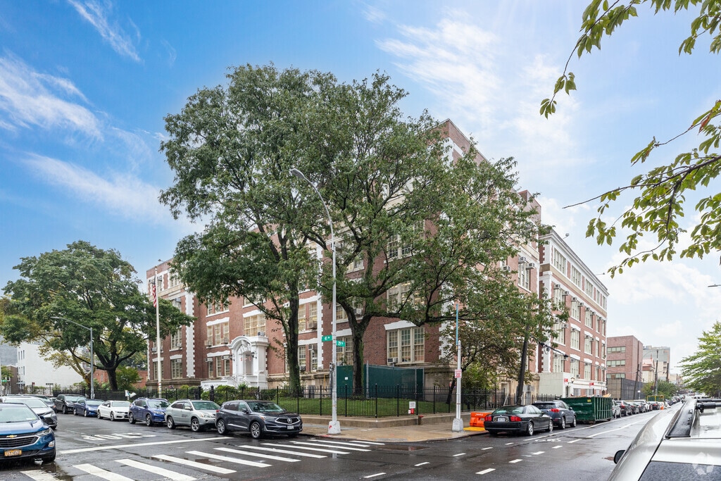 Newcomers High School is in Queens, New York.