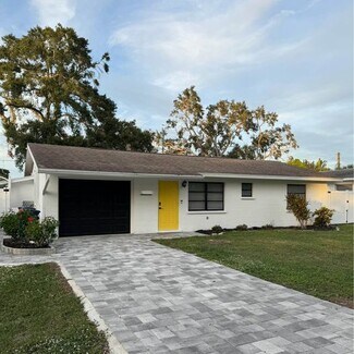 2869 Yorktown St, Sarasota, FL 34231