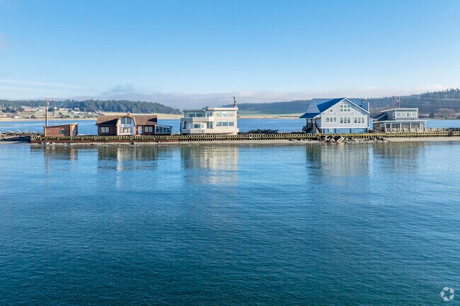Waterfront homes line Coupeville’s shores, offering stunning views of Whidbey Island.