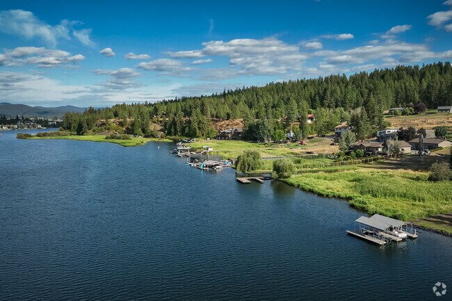 Homes with private docks line the shores in Blackwell Hill.