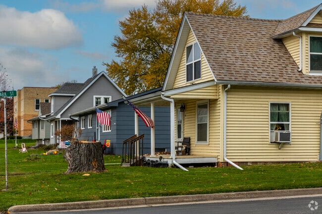 The front yard of a farmhouse in Buffalo.