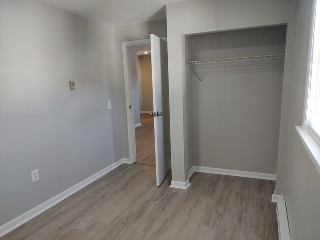 111 Elm St unit Rossford Apartment, Rossford, OH 43460 - photo 6