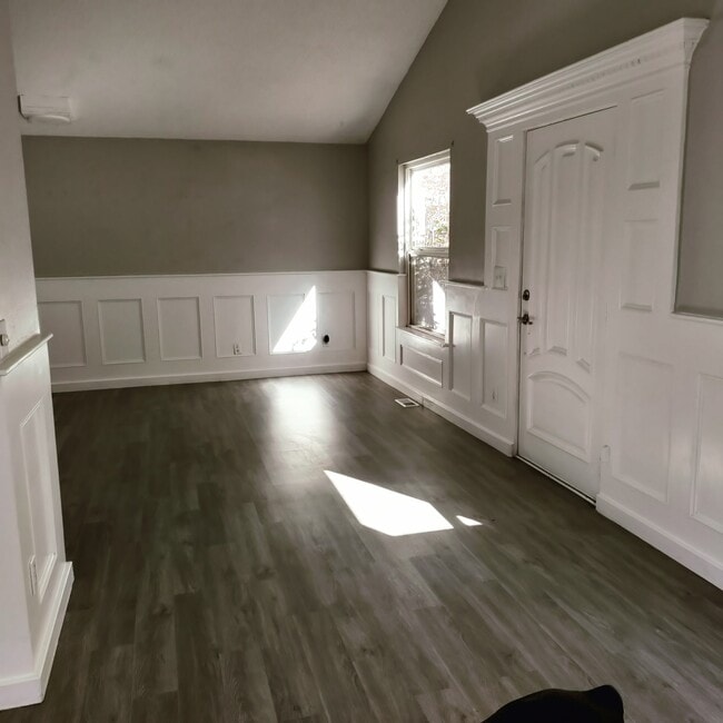 4921 S Rifle Ct, Aurora, CO 80015 - photo 2