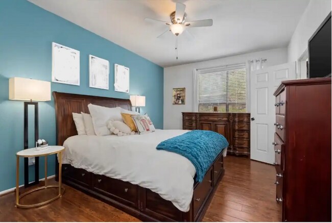 1881 Bering Dr unit 25, Houston, TX 77057 - photo 6