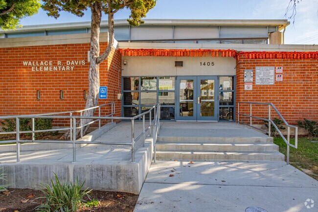 Wallace R. Davis Elementary School  has great teachers and staff.