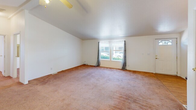 2208 Lara Ln, Central Point, OR 97502 - photo 2