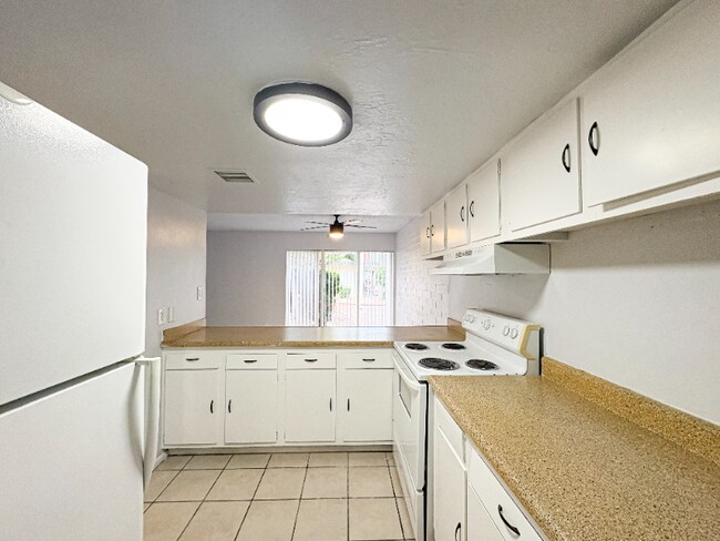 6802 N 17th Ave unit 16, Phoenix, AZ 85015 - photo 7