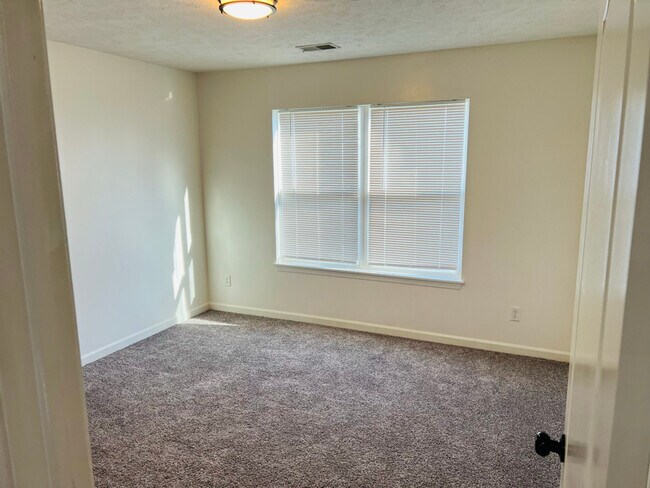 4557 Butler Ave, Omaha, NE 68104 - photo 7