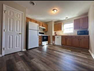 35 Christine Dr Unit 35 Christine Dr Exeter, Reading, PA 19606