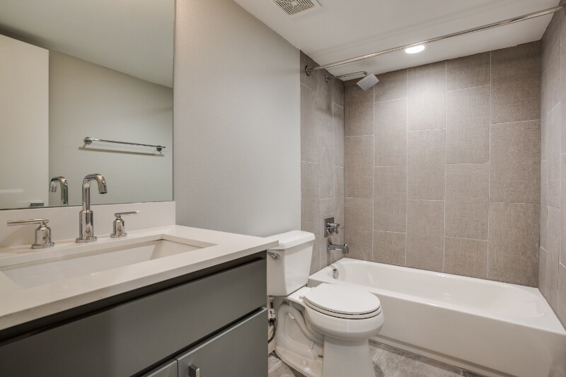 3328 Cedarplaza Ln unit 138, Dallas, TX 75235 - photo 1