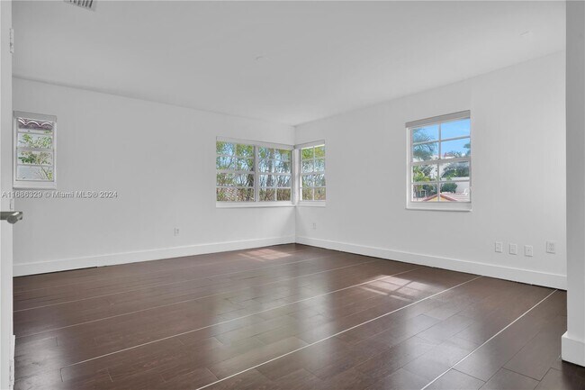 1457 Meridian Ave unit 204, Miami Beach, FL 33139 - photo 2
