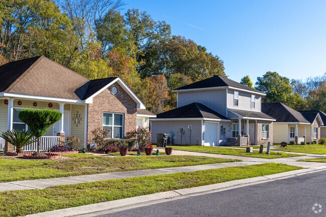 Your neighbors in Brownfields will have colorful landscaping.