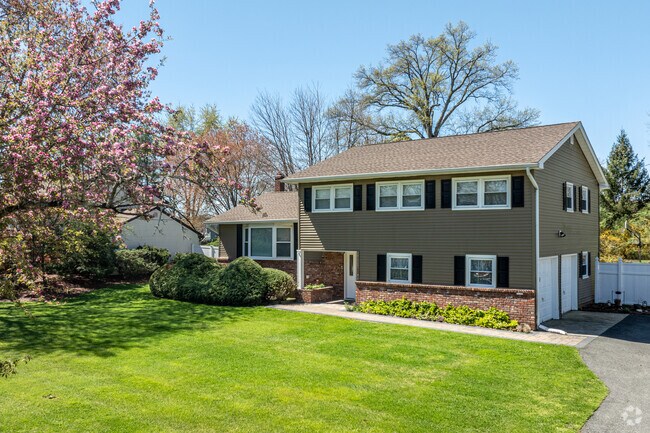 Midcentury split-level homes are common in Pine Brook, NJ.