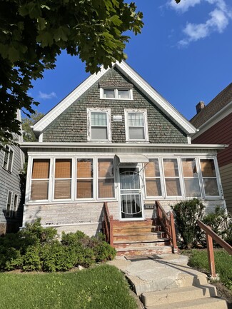 2944 N 7th St, Milwaukee, WI 53212