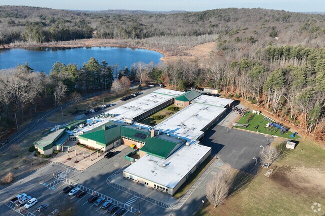 Spofford Pond School is located in Boxford Ma.