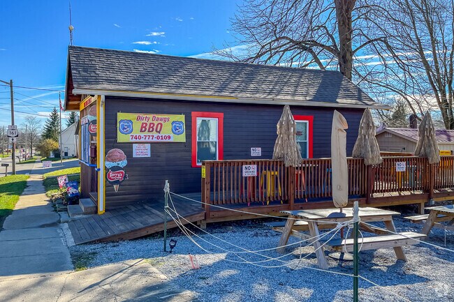 Satisfy hunger cravings at Dirty Dawgs BBQ in St. Albans.