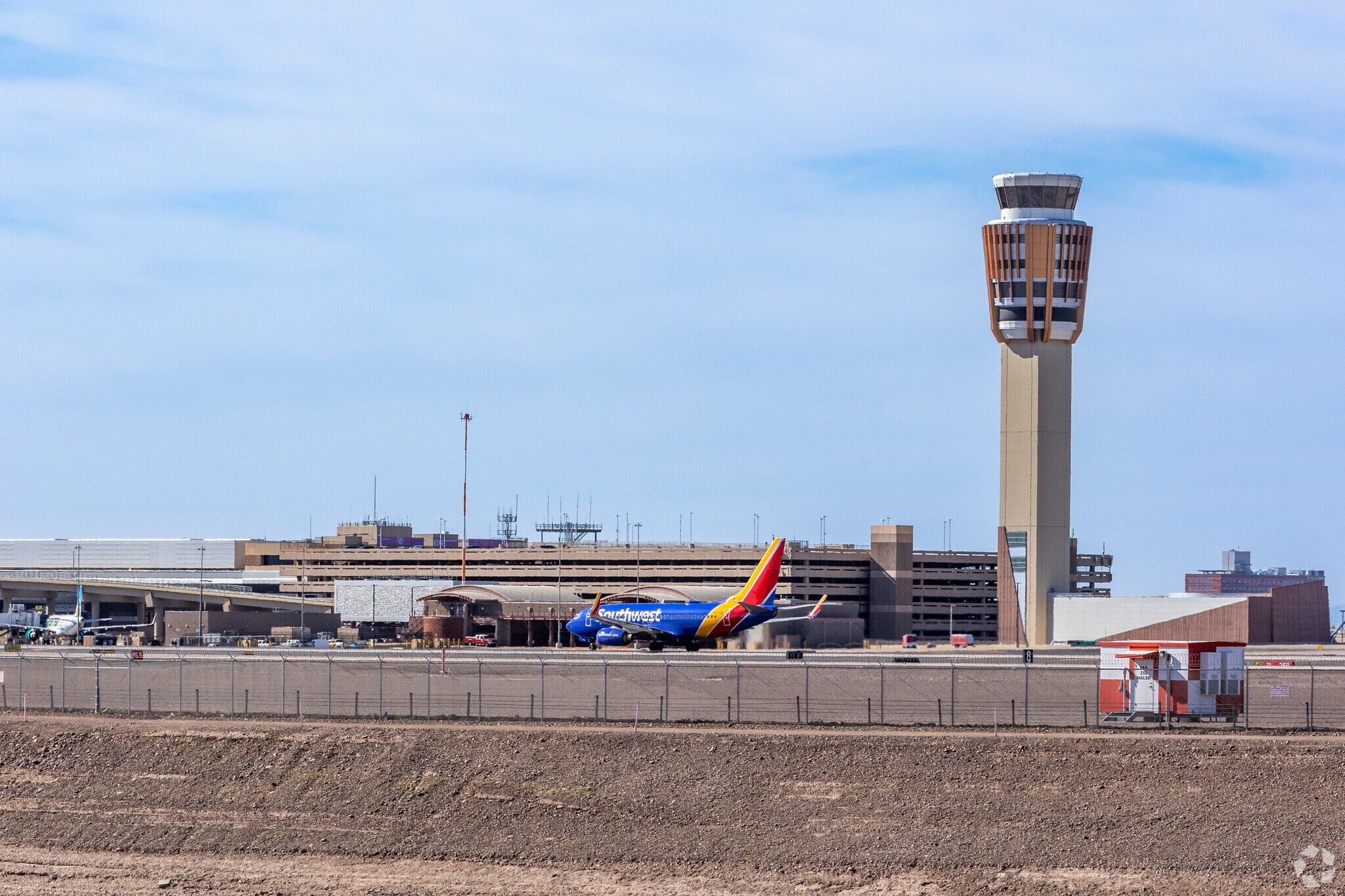Rancho El Dorado's residents can get to Phoenix Sky Harbor Airport in 30 minutes.