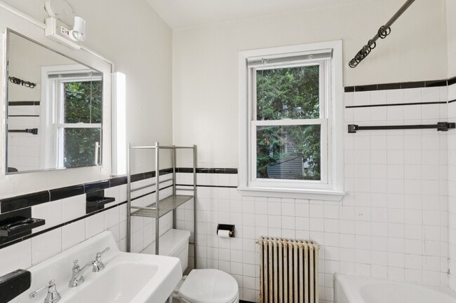 4811 Calvert Rd, College Park, MD 20740 - photo 4