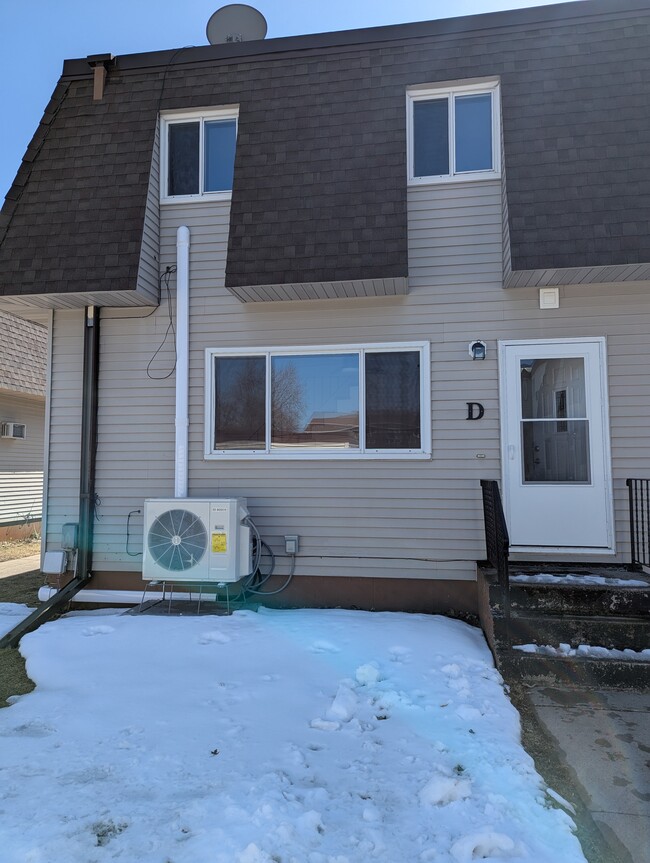 950 5th Ave W, West Fargo, ND 58078