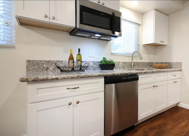 1322 Amethyst St unit B, Redondo Beach, CA 90277 - photo 6