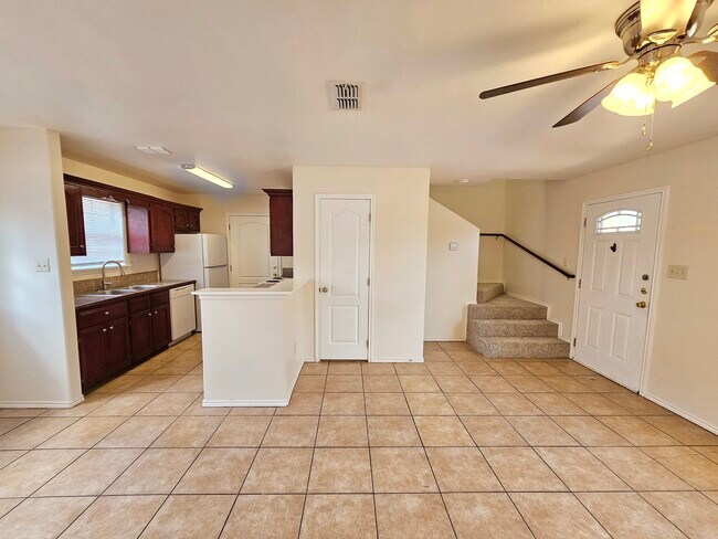 813 W Arroyo Park Ln unit C, Harlingen, TX 78550 - photo 4