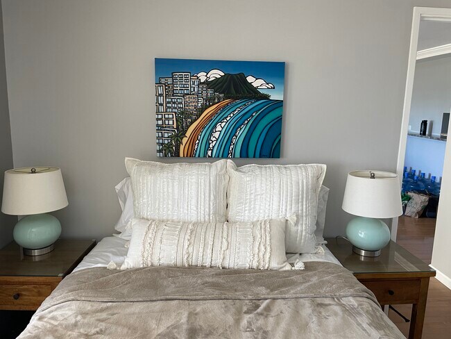 Master Bedroom with queen size bed.