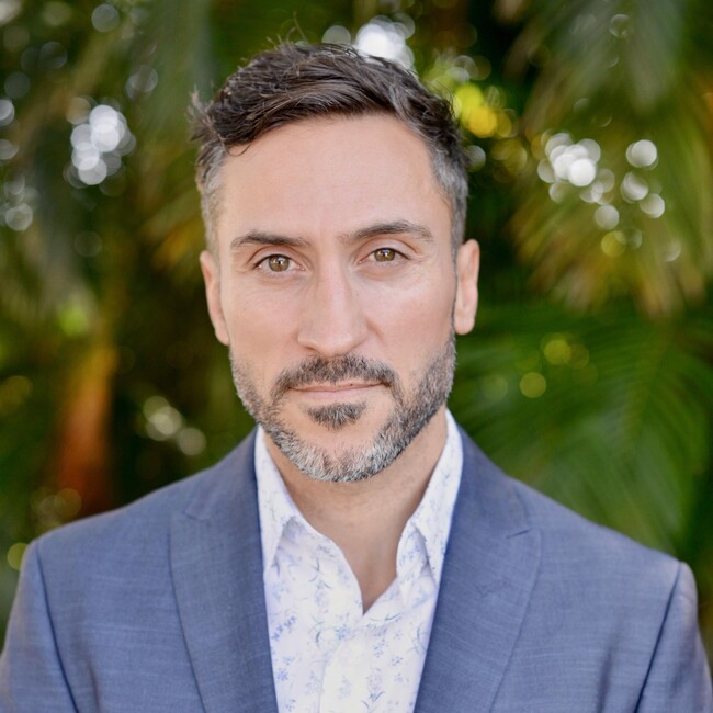 Agent Photo