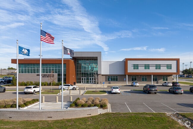 Brusly High School teaches grades 9th through 12th and scores an overall Niche grade of B plus.