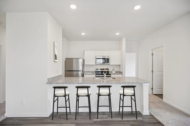 3706 Quartz Manor Dr unit 38808450, Angleton, TX 77515 - photo 3