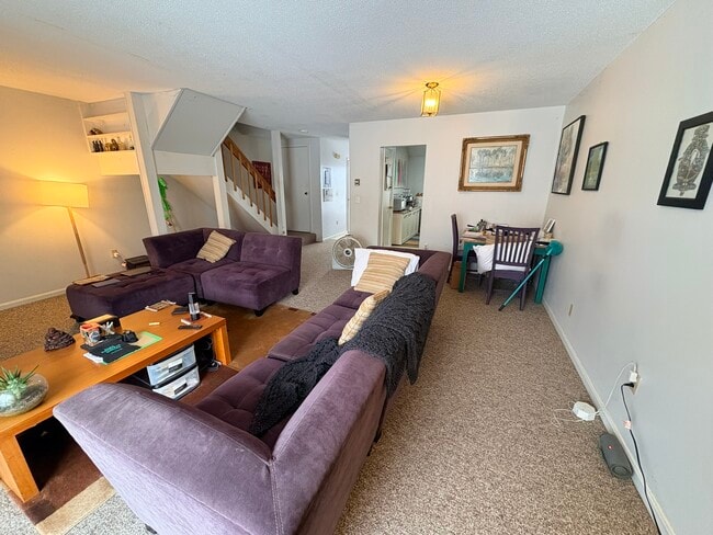 K6 Stonehedge Dr, South Burlington, VT 05403 - photo 3