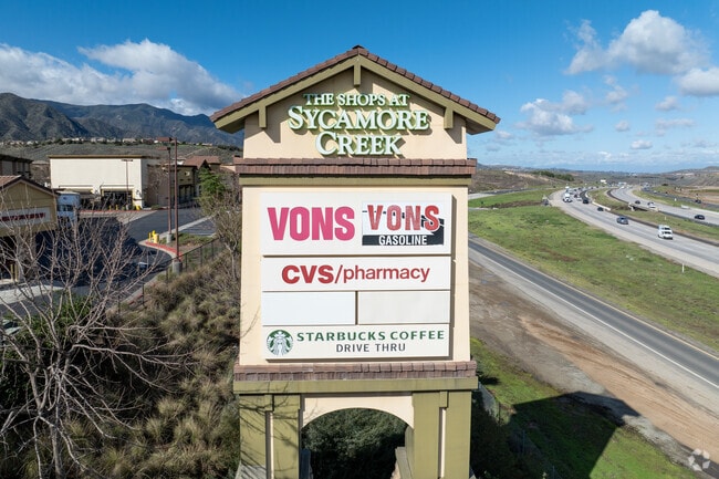The Shops at Sycamore Creek provide residents of Horsetheif Canyon Ranch shopping options.