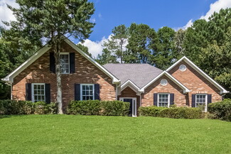 5585 Snowberry Dr, Sugar Hill, GA 30518
