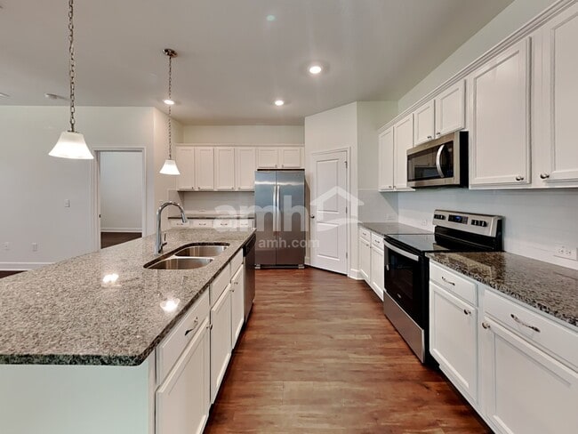 37682 Rattle Snake Trail, Zephyrhills, FL 33541 - photo 3