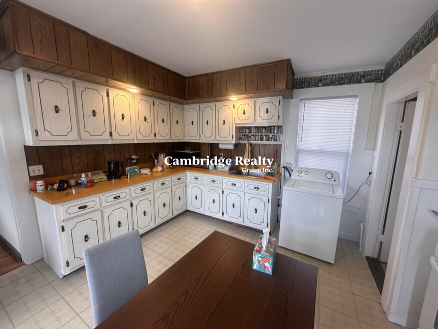 543 Broadway unit 543A, Somerville, MA 02145 - photo 1